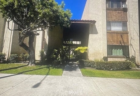 1203 E San Antonio Dr Apt 201