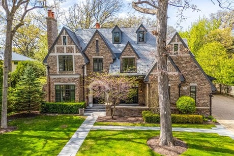 231 Woodlawn Ave