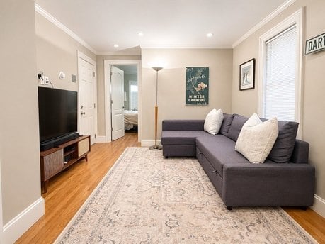 6 Bristol St Apt 1