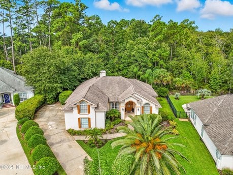104 Twin Cedar Ct