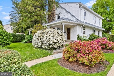 239 Lowrys Ln