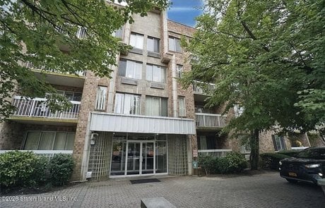 171 Wellington Ct Apt 4B
