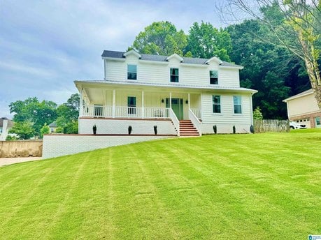 1429 Oakridge Dr