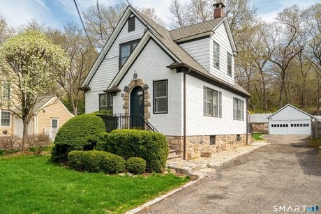 83 Hoyt St