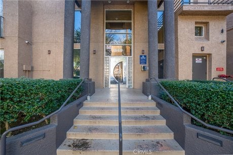 640 W 4th St Unit 101