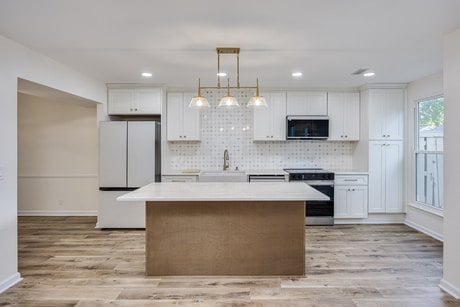 118 Boxwood Dr