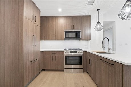 921 Madison St Unit 205