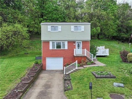 553 Invicta Dr
