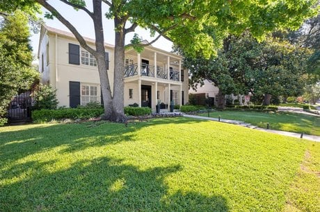4678 Beverly Dr
