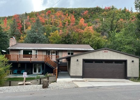 1145 Pinecrest Canyon Rd N