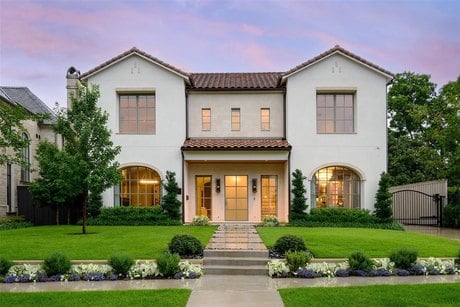 4505 S Versailles Ave