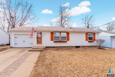 3917 E Claudette Dr