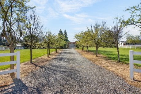 3167 Baseline Rd