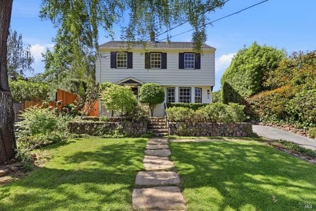 30 Walnut Ave