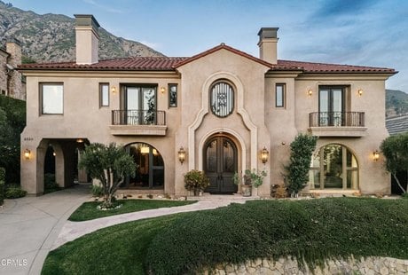 2330 Crystal Ln