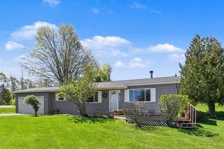 855 Country Ln