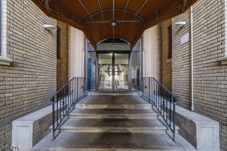 429 Fairmount Ave Apt 304