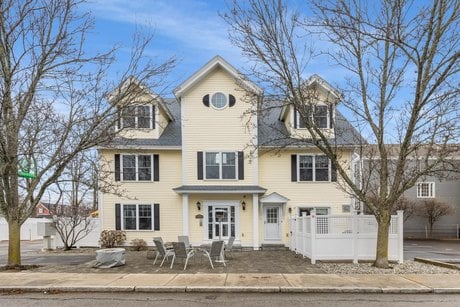43 Cornwall St Apt B