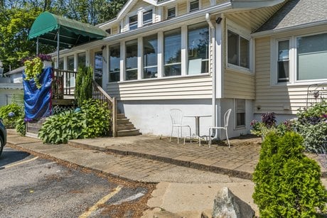369 Main St Apt 2