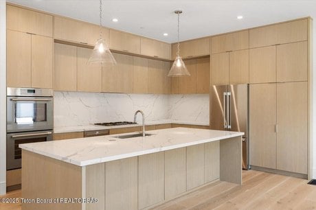424 Hidden Hollow Dr