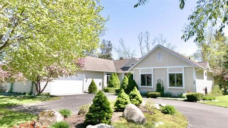 2923 Greenbriar
