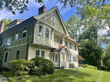 33 Hillside Rd