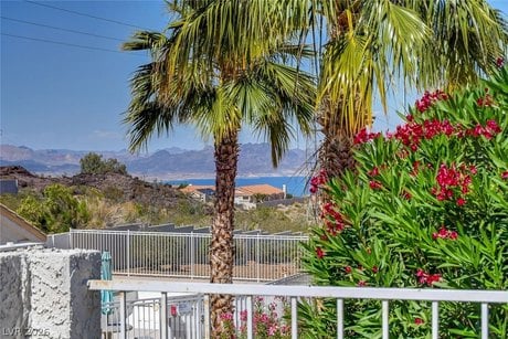 308 Venice Ln