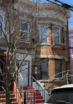 682 Georgia Ave
