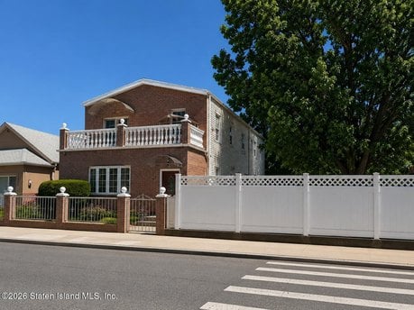 2667 Cropsey Ave
