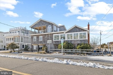 83 N Atlantic Ave