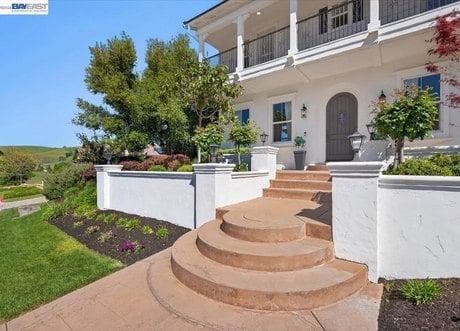 130 Tamarind Ln