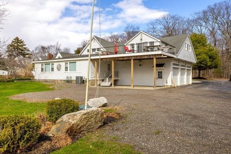 27 Fowler Rd