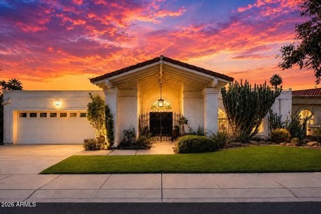 7337 E Echo Ln