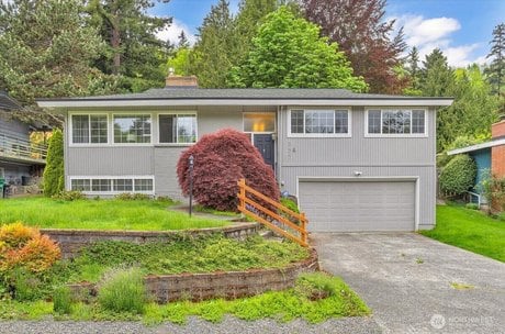 3417 77th Ave SE