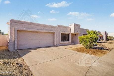 912 E Villa Rita Dr