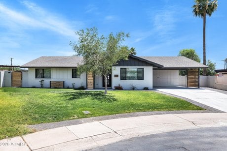 1427 N McAllister Ave