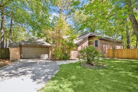 11 Cedar Chase Pl