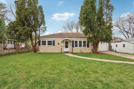 10 S Hillside Ter