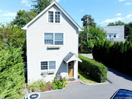 6 Morris Ln