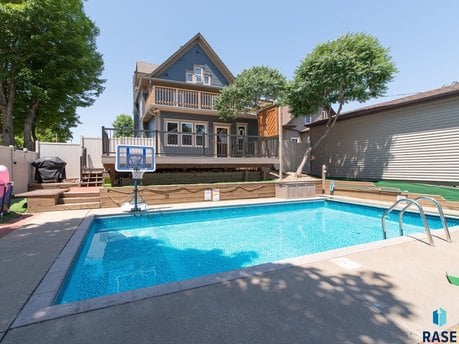 1120 S Center Ave
