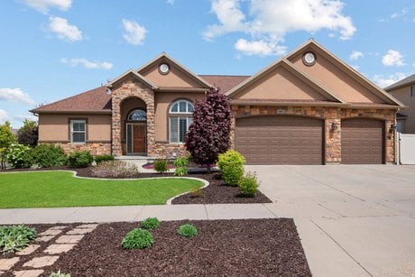 483 E Crystal Spring Dr