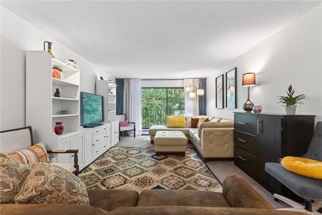 215 Barry Ave S Apt 216