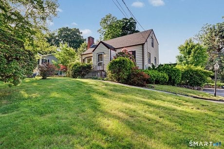 27 Lund Ave
