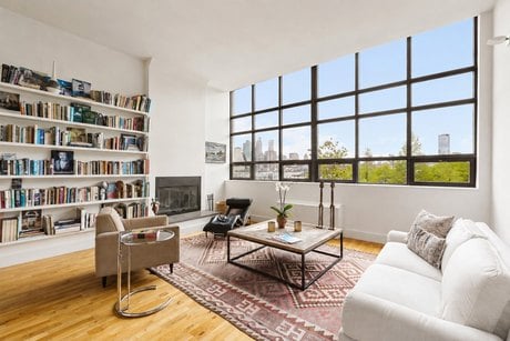 360 Furman St Apt 220