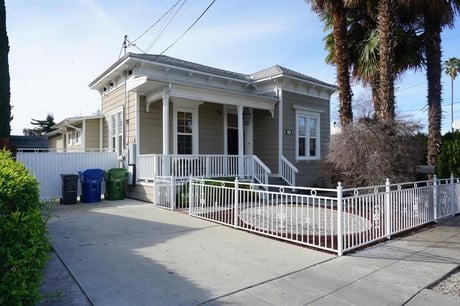 139 Brooklyn Ave
