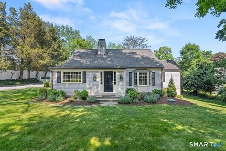 28 East Ln