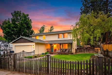 23 SE Benaiah Cir