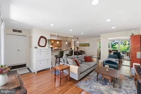 7541 Spring Lake Dr Apt B2
