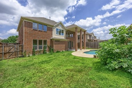 6425 Abbotsford Dr