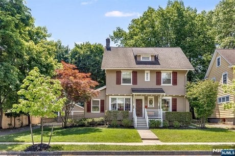 214 Alexander Ave
